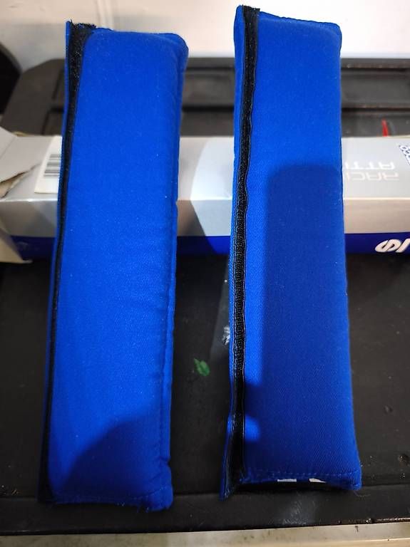 Accessori per altri veicoli: Sparco Gurt Polster neu  – Usato da Zihlschlacht venduto da rad_vvm9 1