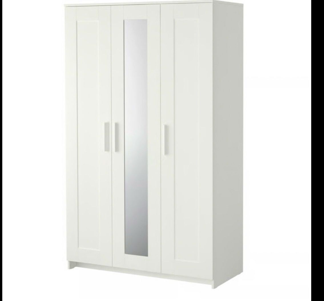 Armadi: Brimnes ikea wardrobe – Nuovo (secondo la descrizione) da Bern venduto da cia_6q9y 1