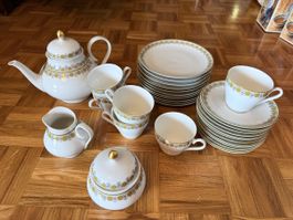 Service à thé en porcelaine