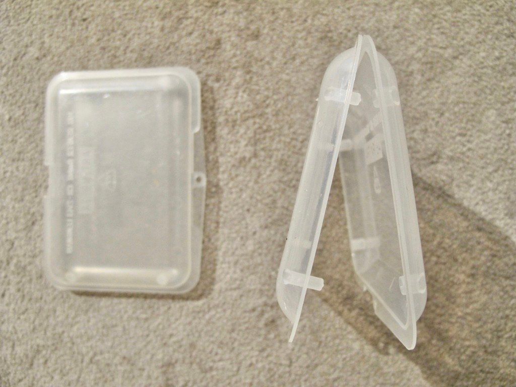 Contenitori & Simili: 2x Perlen Sortier Klapp Box Etui Hülle transparent Deckel – Usato da Wil ZH venduto da Arbolero 3