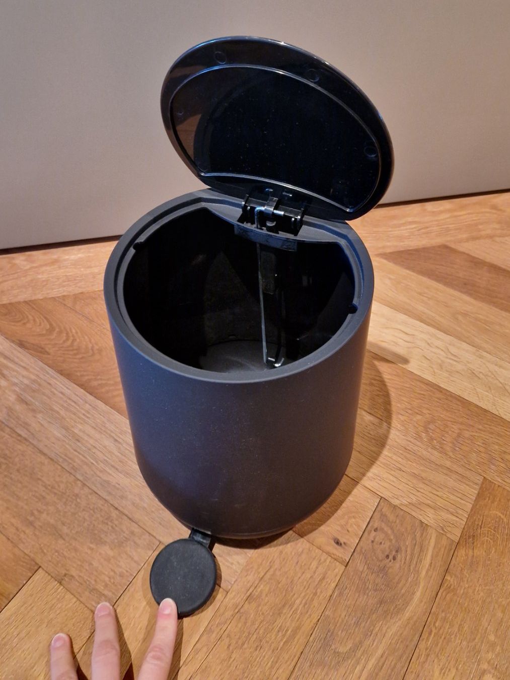 Cestini per rifiuti: Zone Denmark Nova 3L pedal bin, black – Nuovo (secondo la descrizione) da Adliswil venduto da fashionholic 1