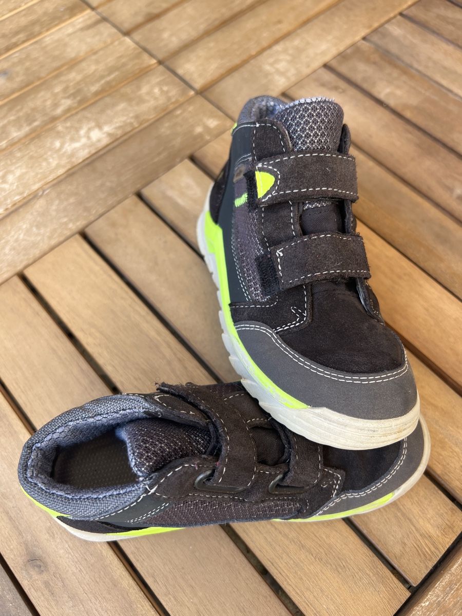 Scarpe per ragazzi: Kinder Laufen Schuhen – Usato da Bachenbülach venduto da Dana_Ondrasik 2