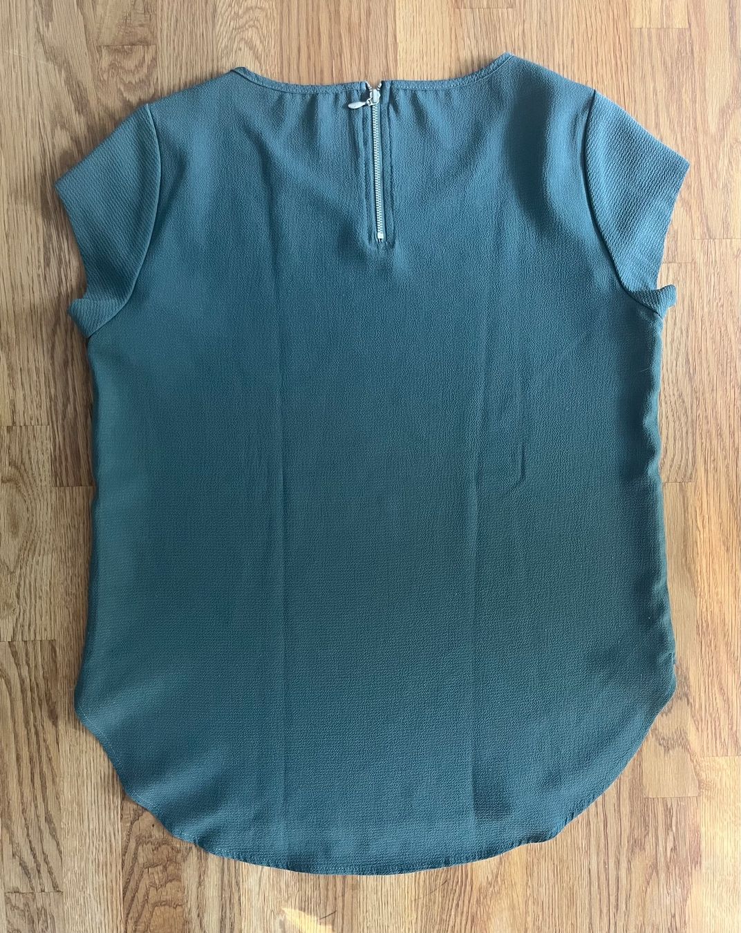 Only T-shirt: ONLY T-Shirt/Bluse, khaki, Grösse 36 – Usato da Sursee venduto da abcdxyz 1