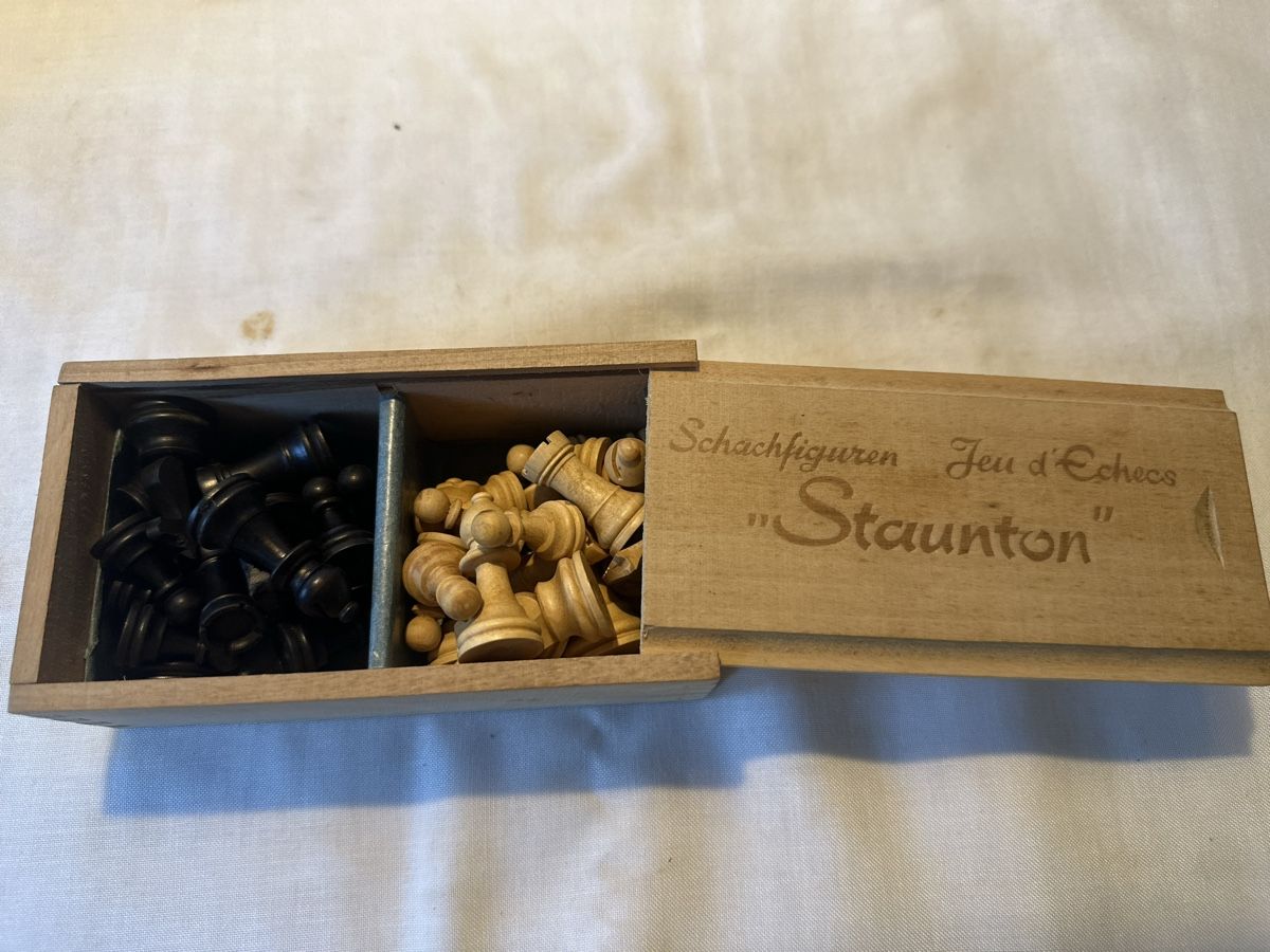 Spiele: Schachfiguren "Staunton", Holz, mit Originalverpackung! – Gebraucht aus Zürich von Chaeffeler 6