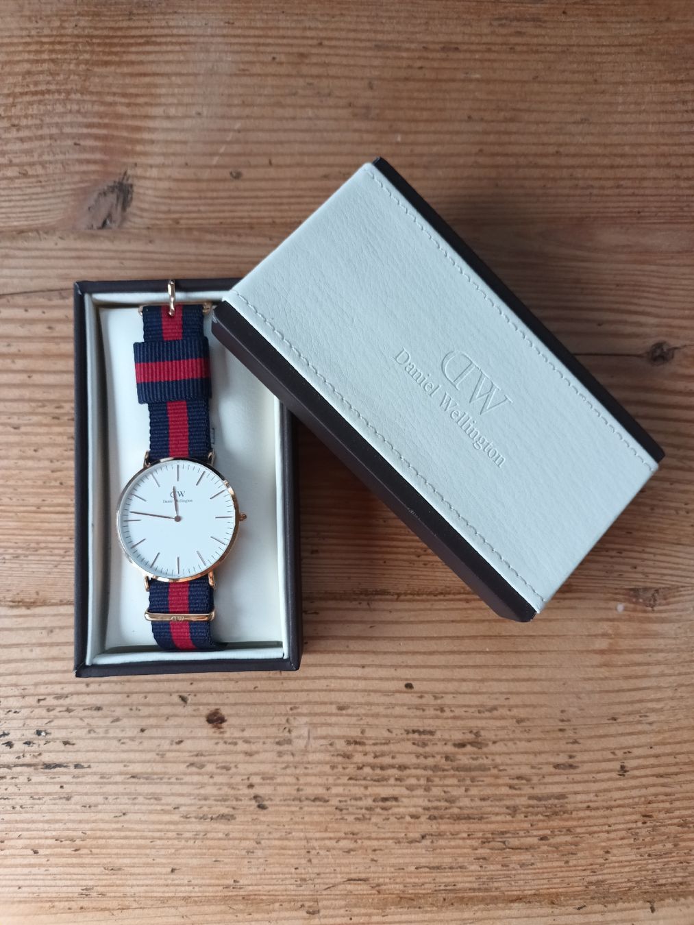 Daniel Wellington Orologi: Montre Daniel Wellington – Usato da Liebefeld venduto da undercoverlogic 3