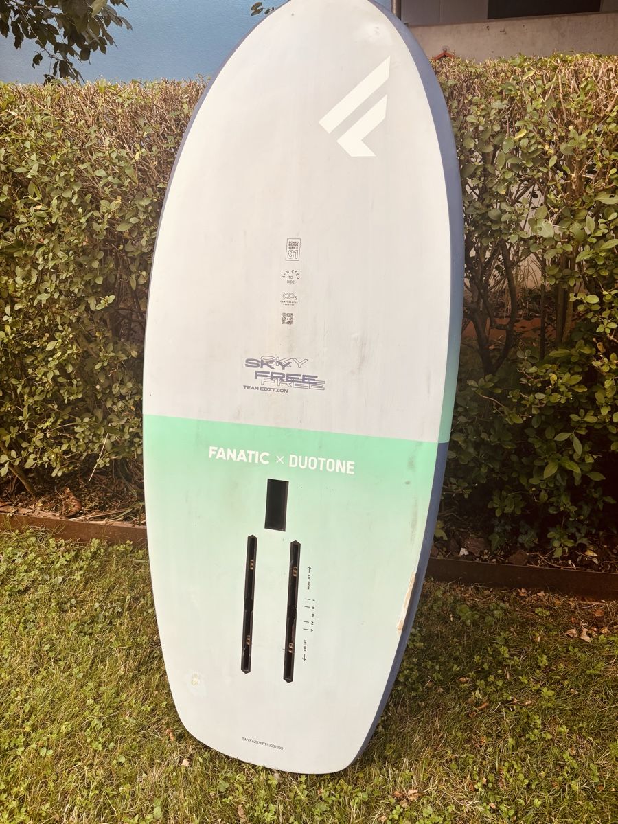 Duotone Surfboards & Schwimmbrette: Wing Foil Brett Duotone Skyfree – Gebraucht aus Luzern von Fige770 3