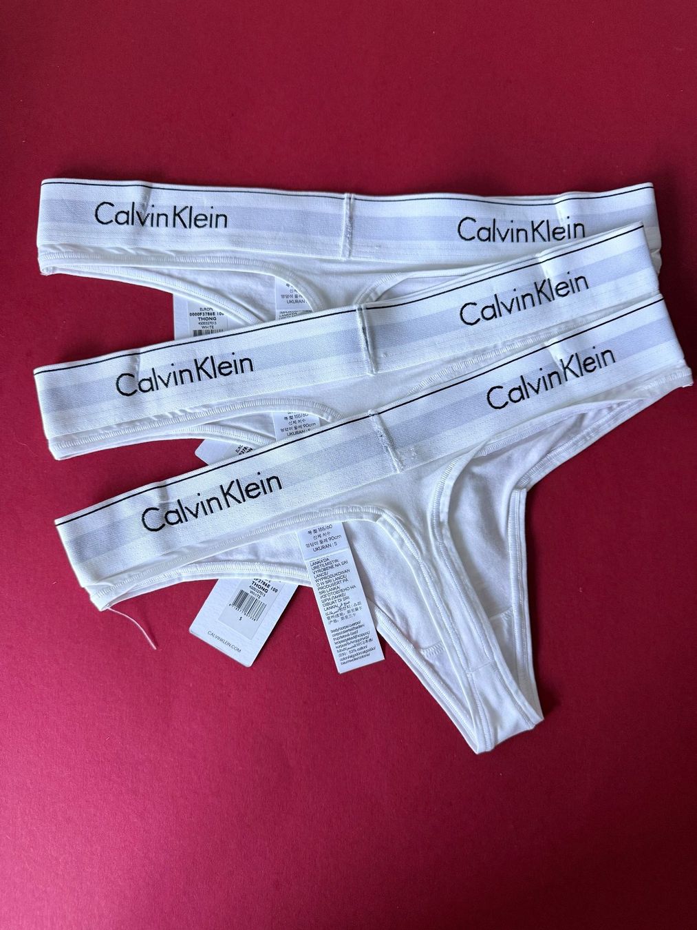 Calvin Klein Sonstige Unterwäsche: String, CALVIN KLEIN, Grösse S, 3 Stück in Weiss – Neu und originalverpackt aus Rudolfstetten von gst_g7xl 2