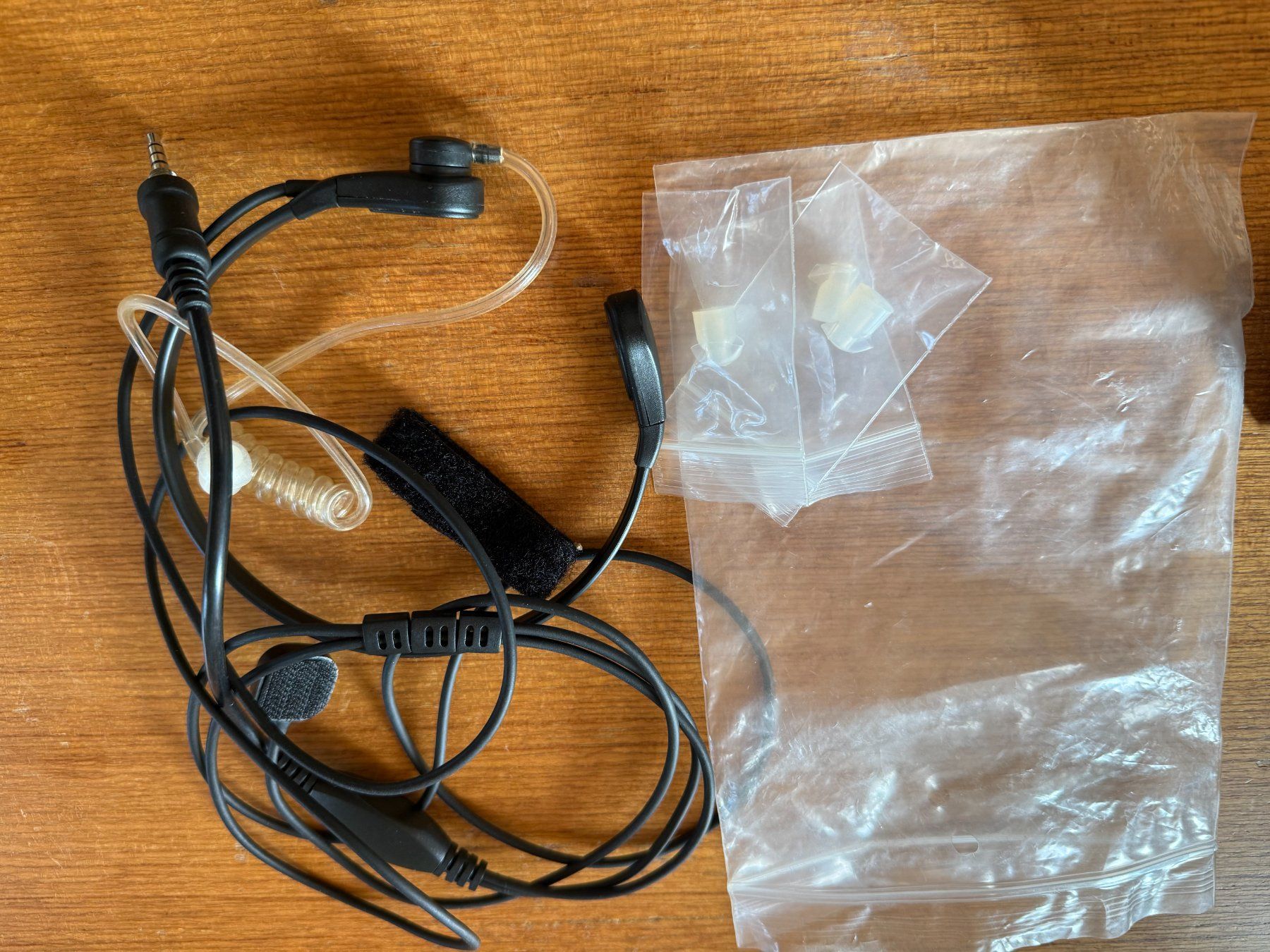 Yaesu Radiocomunicazione: Yaesu 2xVX-170 avec accessoires – Usato da Le Cerneux-Veusil venduto da Maraud01 4