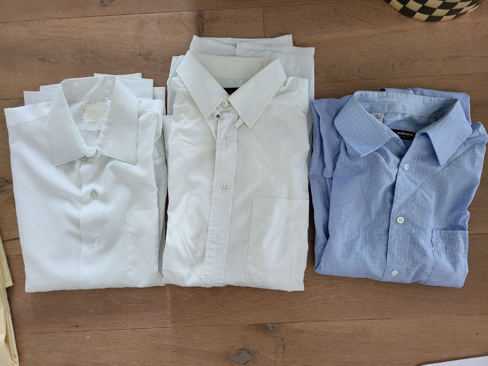 Hemden: div. Hemden langarm weiss / blau Gr. 40-41 M – Gebraucht aus Horgen von 2CH70