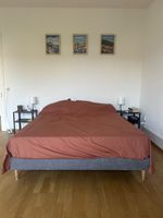 Bett OHNE MATRATZE
