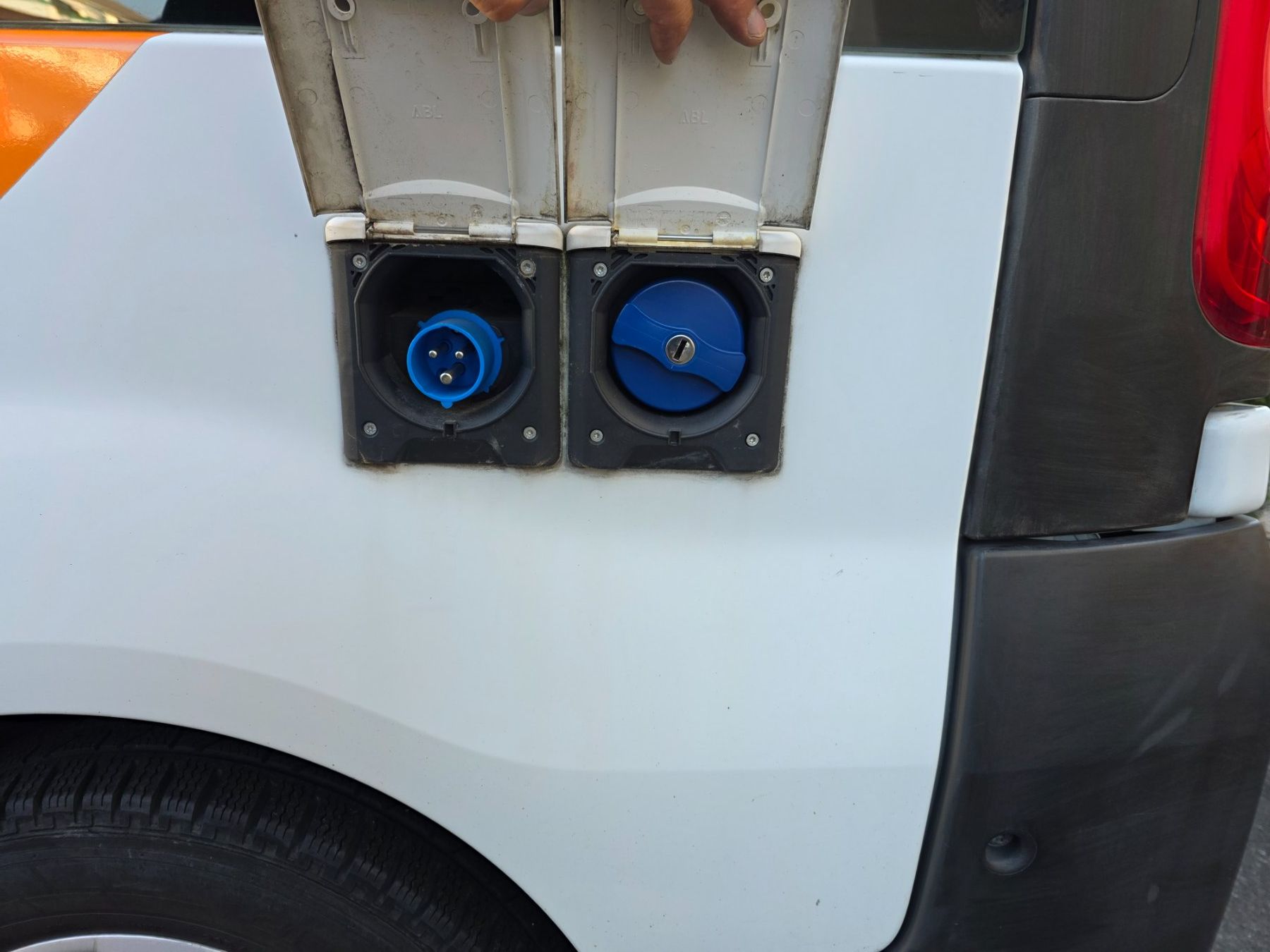 Renault Véhicules de camping: Renault Trafic dCi 115 Camper – D'occasion à Rothenburg par dario33 9