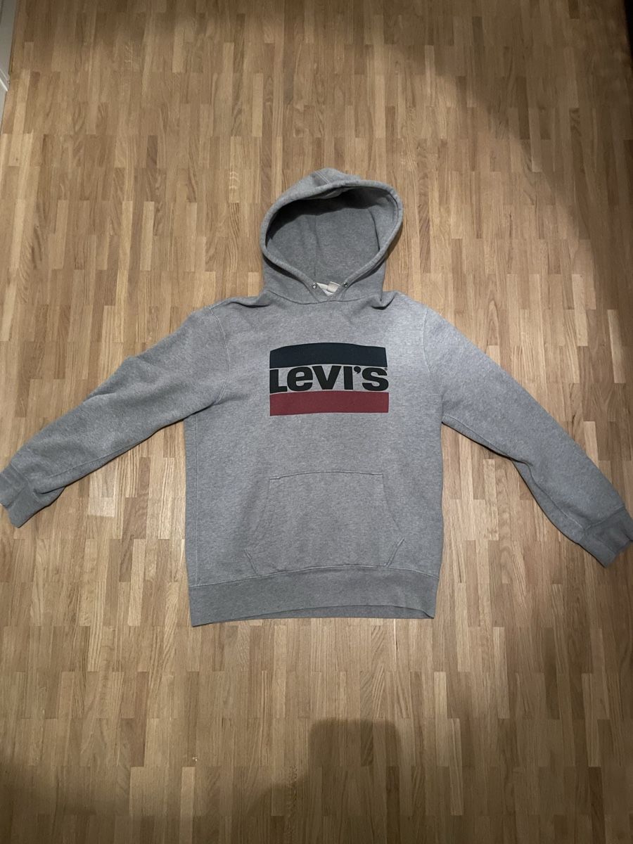 Levi's Maglioni & Felpe: Levi's Hoodie Grau, Grösse M – Usato da Winterthur venduto da Pdiddle
