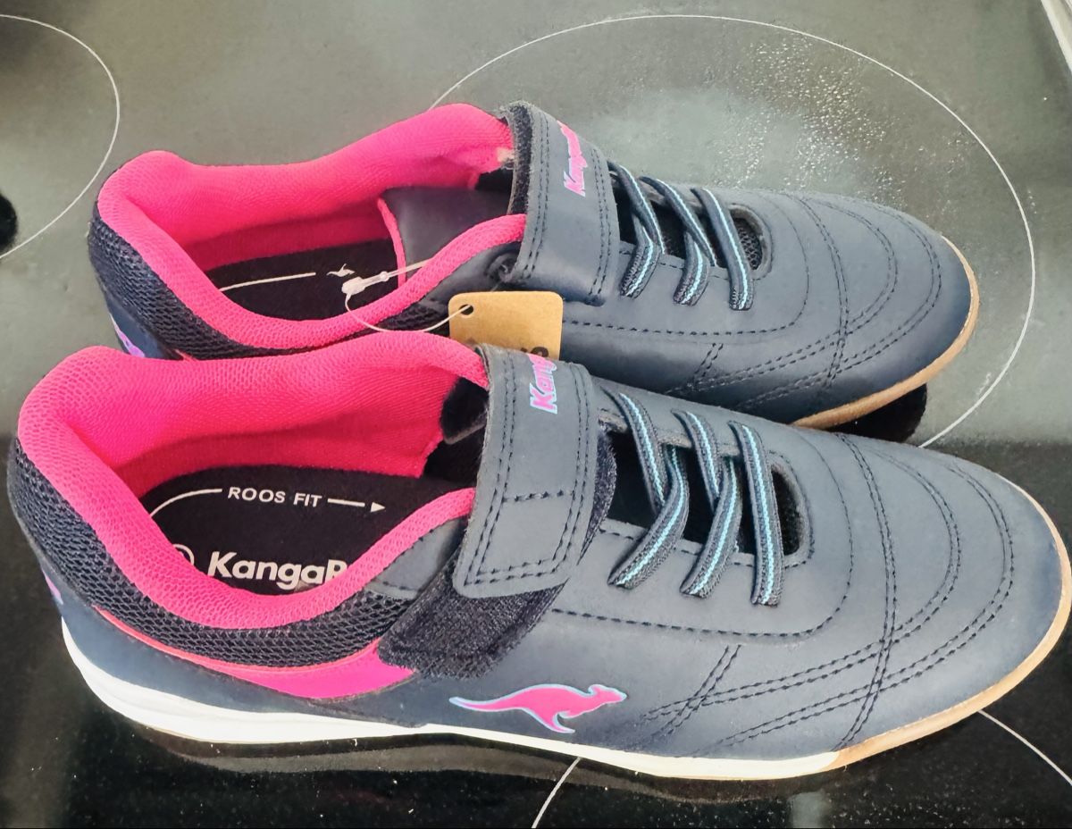 Scarpe per ragazze: Hallenschuh 35 – Nuovo (secondo la descrizione) da Schlieren venduto da Fam.Baumi