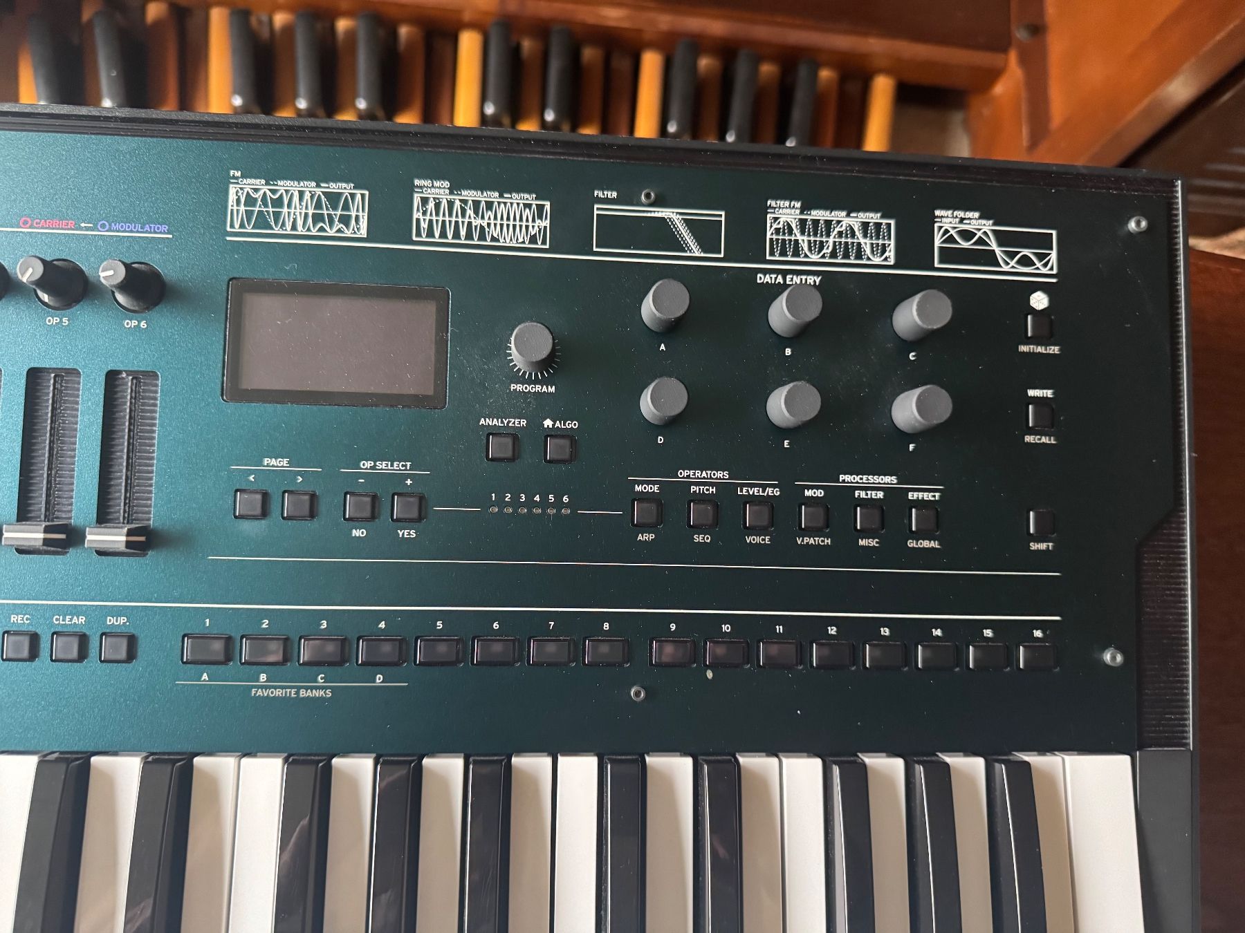 Korg Strumenti musicali: Korg Opsix  inkl. Netzteil – Usato da Hendschiken venduto da epstone76 2