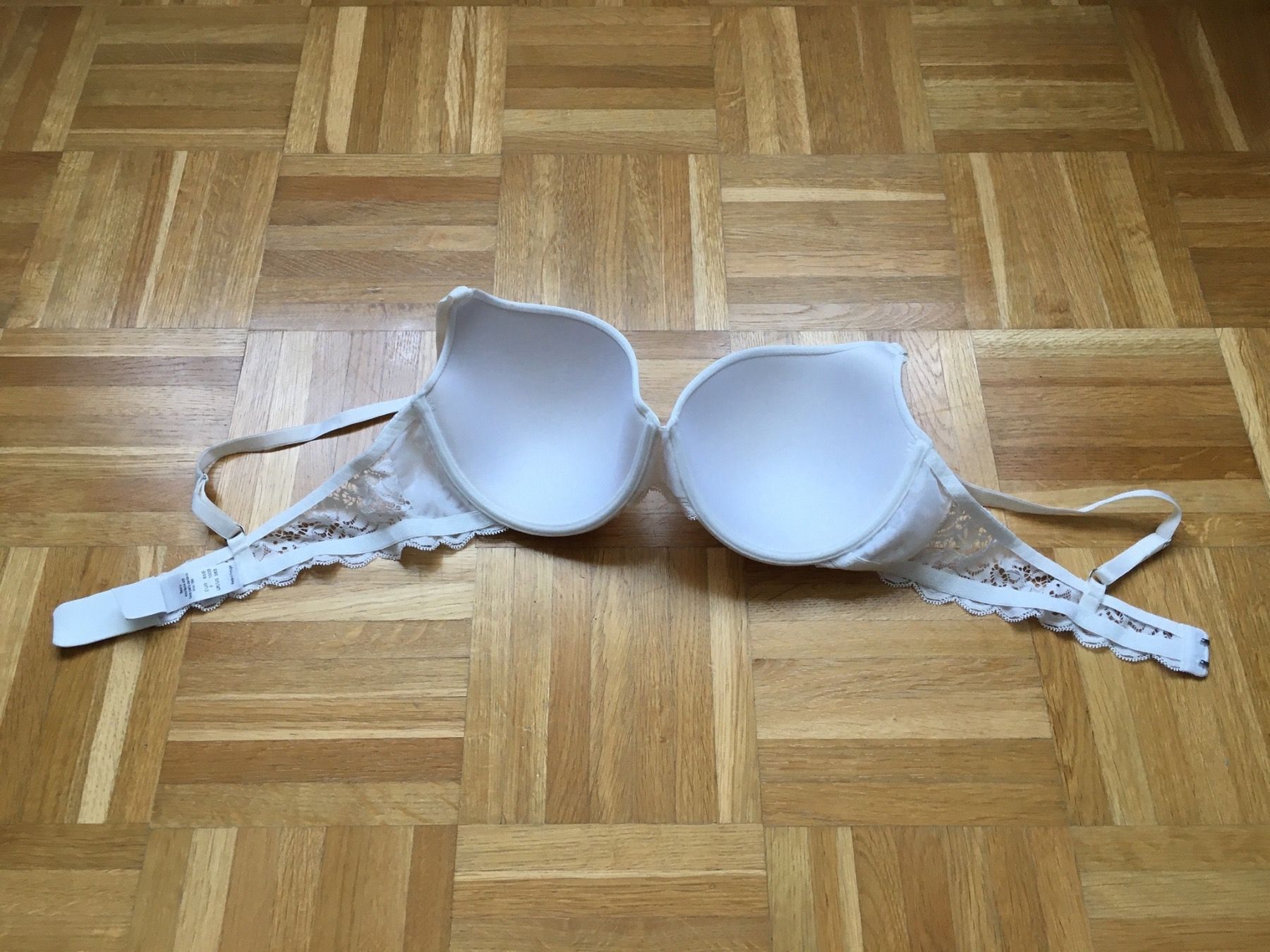 Hanro Altra biancheria intima: Hanro BH Moments Gr. 85B NP. 95.- – Nuovo (secondo la descrizione) da Rüfenacht BE venduto da Anele_13 8