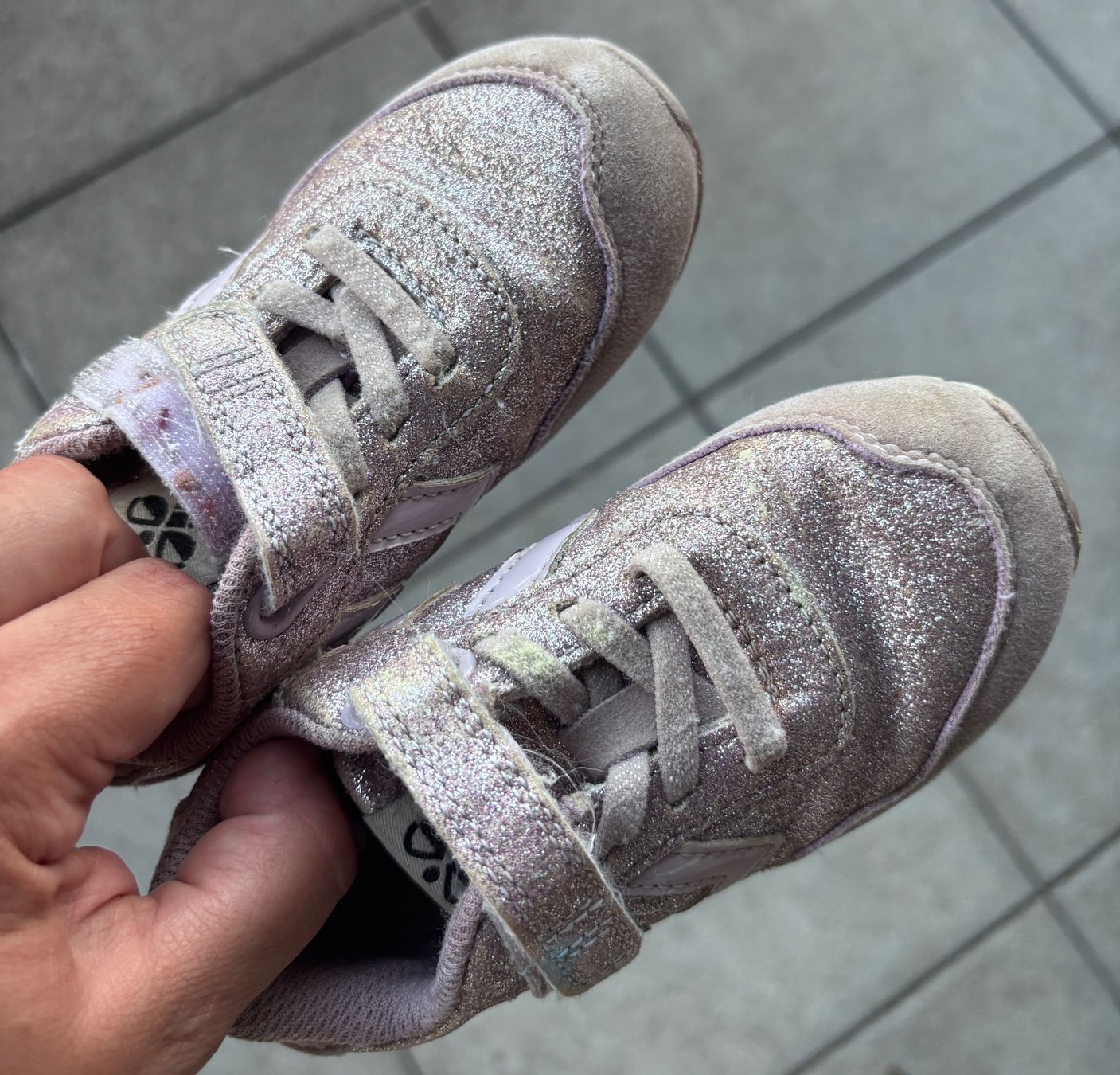 Hummel Schuhe für Mädchen: Hummel Glitzer-Sneakers, Gr. 24 – Gebraucht aus Brugg AG von tsannen 1