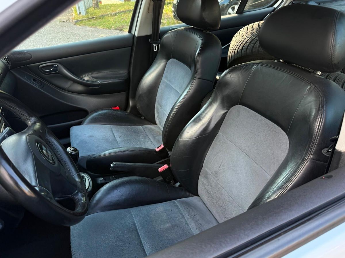 Seat Automobili: Seat Leon 20VT – Usato da Wetzikon ZH venduto da HD2004 5