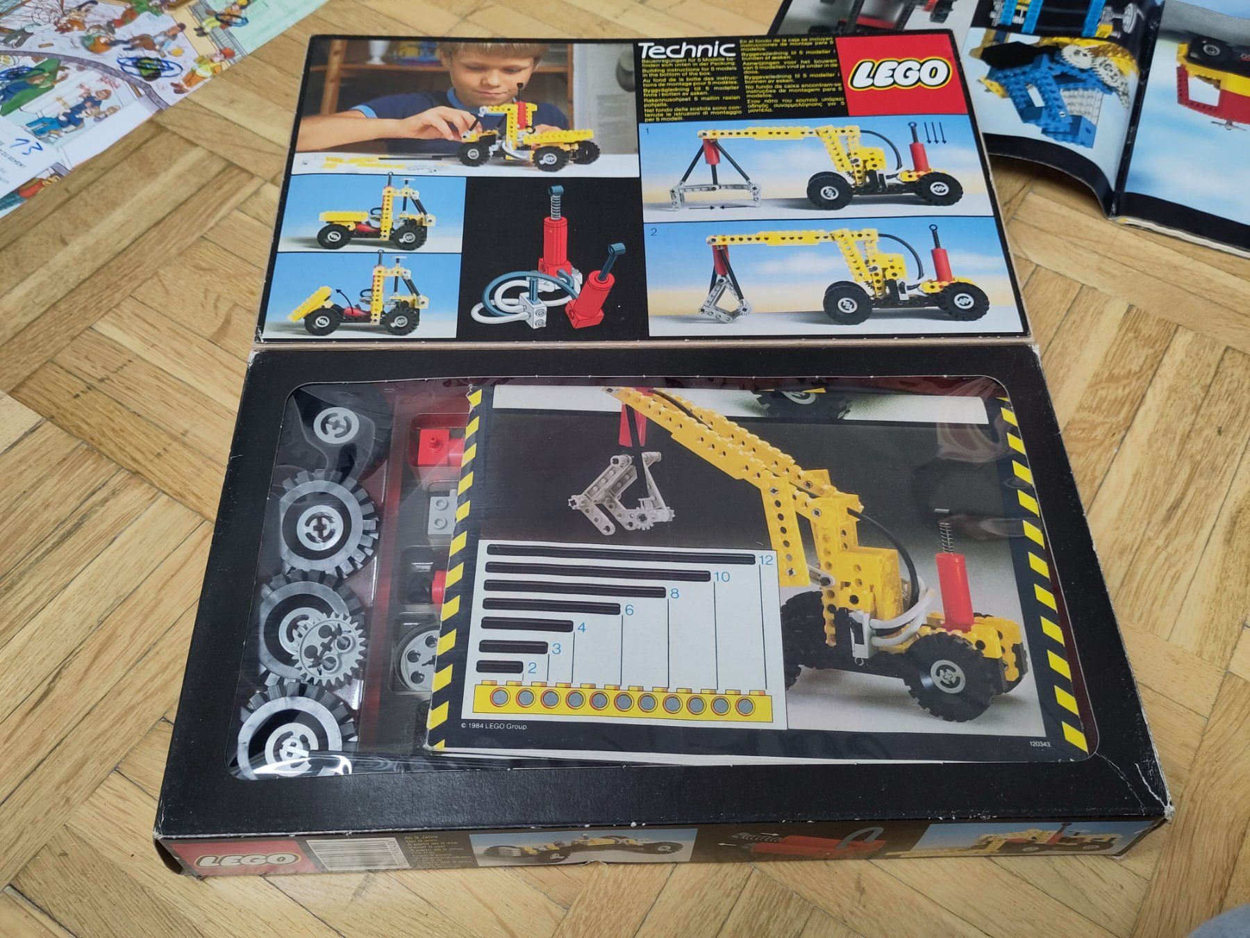Technics Kit di costruzioni: Lego Technic 8040 Universalkasten Pneumatic – Usato da Wattwil venduto da kleberrolle