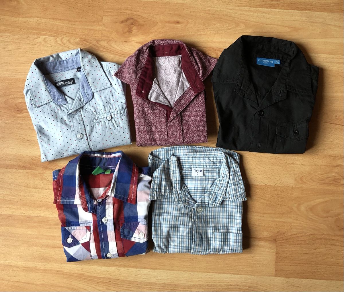 Lotti & Set di vestiti: Lot 5 chemises manches longues 98 – Usato da Liddes venduto da Couik
