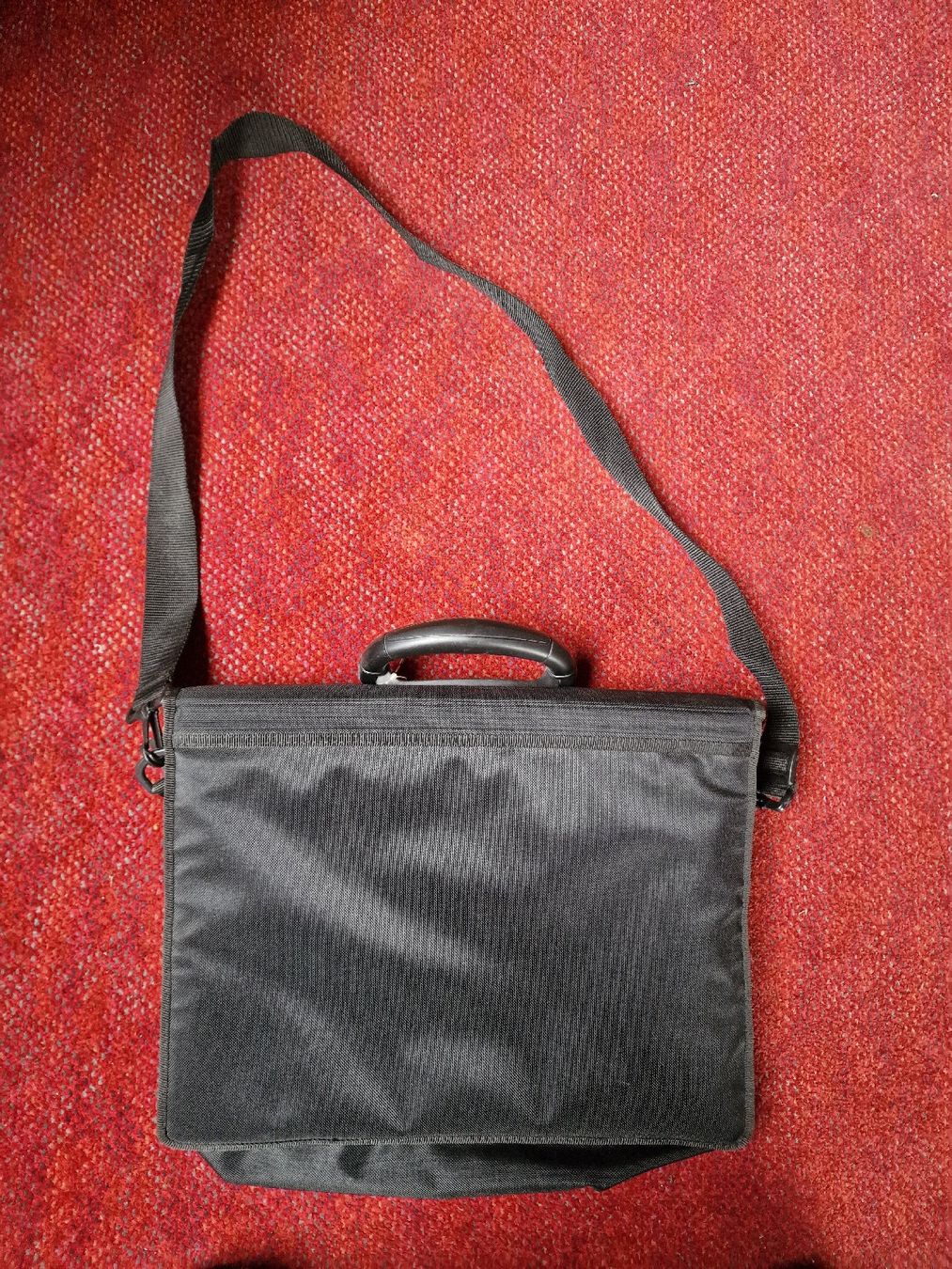 Koffer & Taschen: AstraZeneca Laptoptasche, abschliessbar, mit Schlüssel – Gebraucht aus Pfaffnau von furush6 1