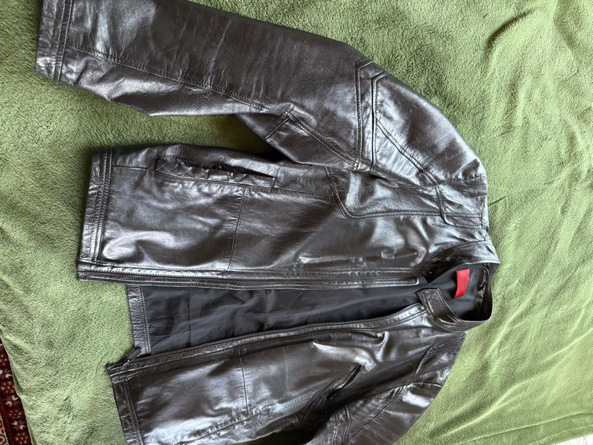 Hugo Boss Vestes: Leder jacke hugo boss L – D'occasion à Diepoldsau par rra_cy9l