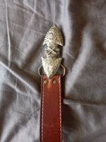 Gürtel mit Speerspitzen schnalle
