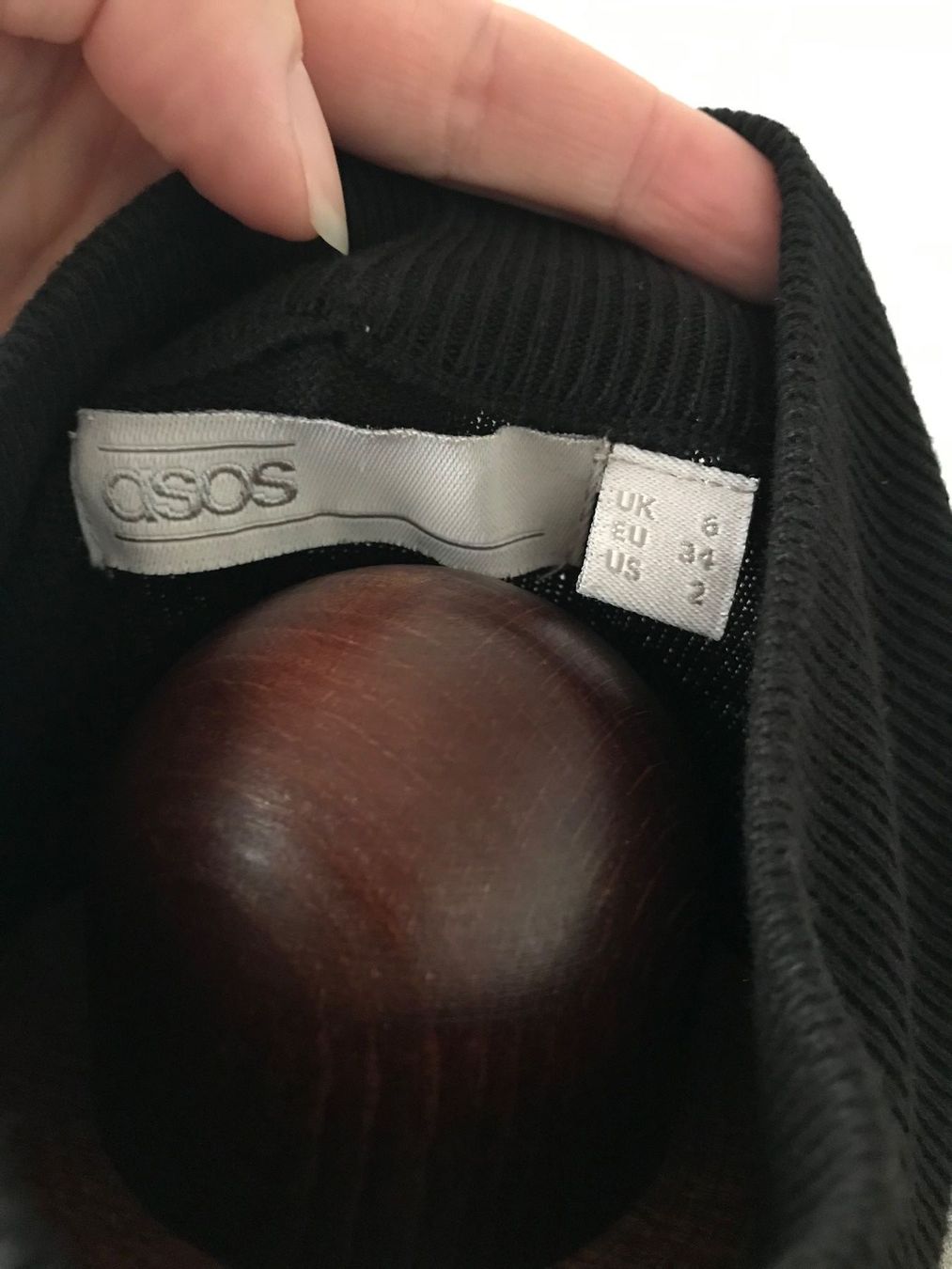 Asos Kleider: Robe originale ASOS avec effet drapé devant taille 34 – Gebraucht aus Basel von Maria-Alexa 3
