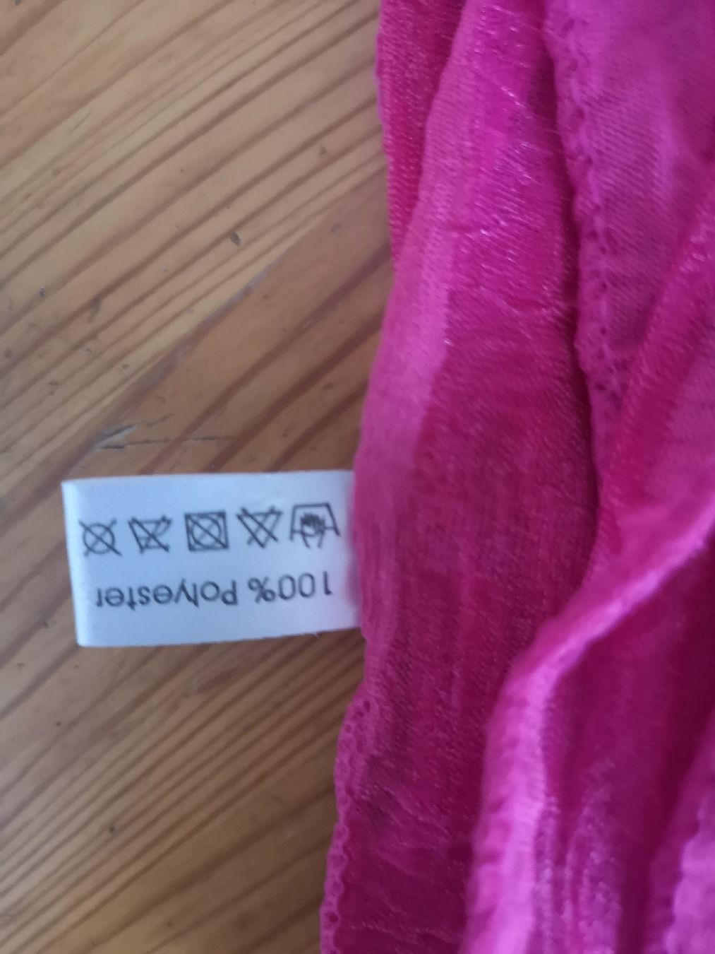 Foulards, Tücher & Schals: Foulard fuschia – Gebraucht aus Nyon von bicounette66 1