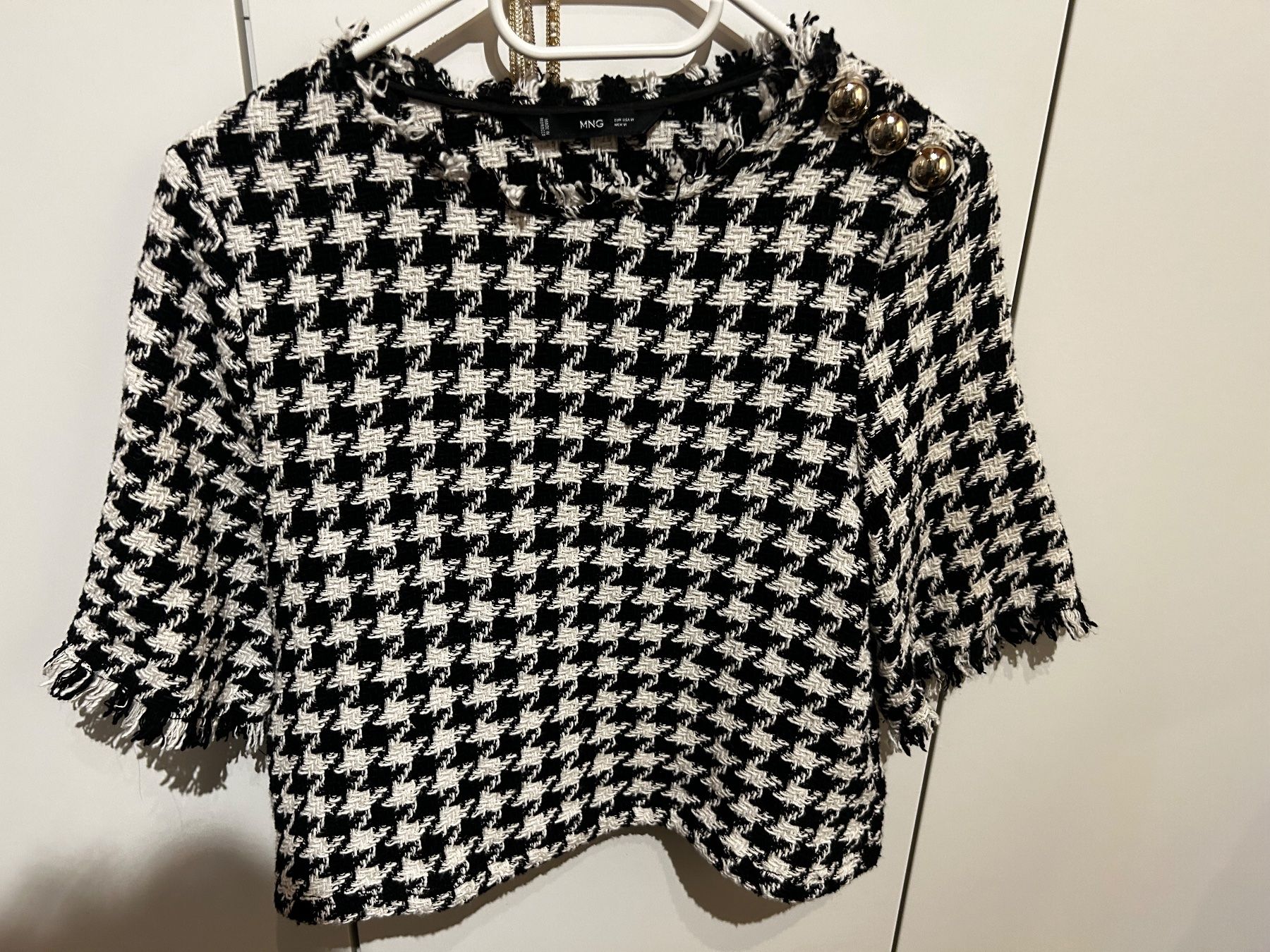 Mango Top: Alles 10.- Mango Oberteil Pulli kurz gr s – Usato da Scherz venduto da Mandarine8