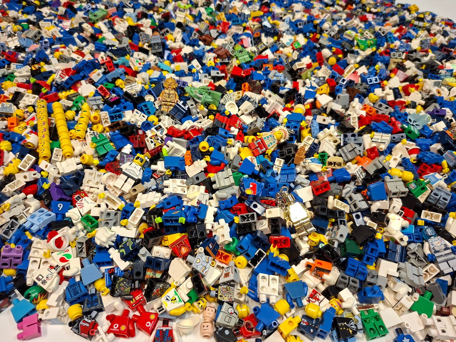 Lego Spielzeuge: Lego Minifiguren 7,7 kg – Gebraucht aus Sils im Domleschg von AMAG_AUDI_ZH 8