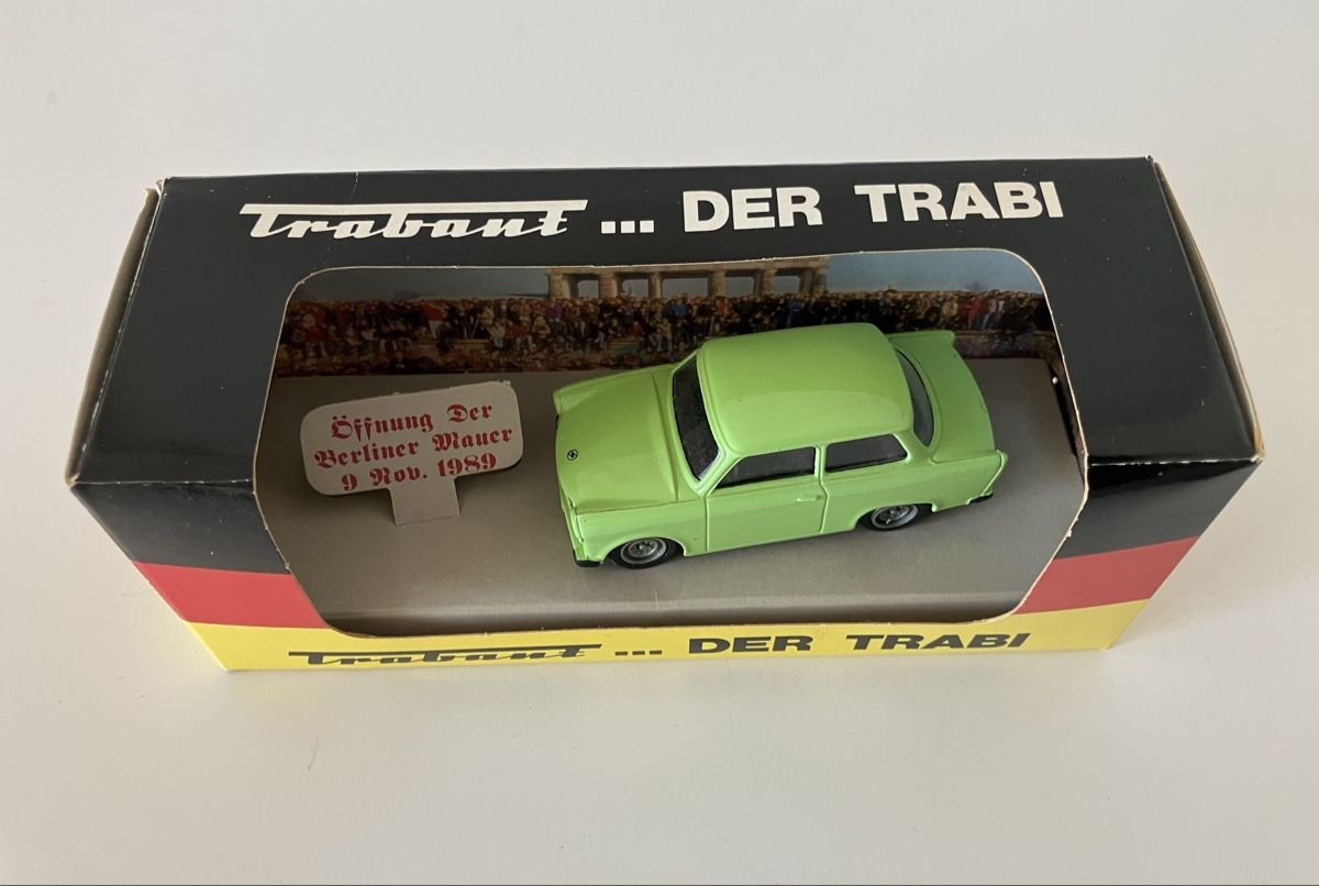 Vitesse Modellini d'auto: Trabant 601, Sondermodell "Mauerfall" – Nuovo (secondo la descrizione) da Zürich venduto da Kue_Zuerich 1