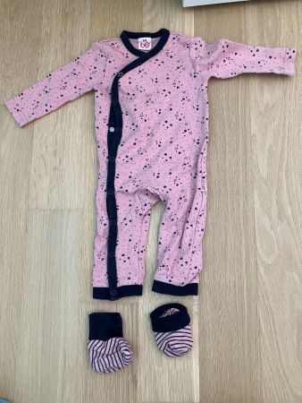 bo Wirbelwind Strampler mit Socken Gr. 68