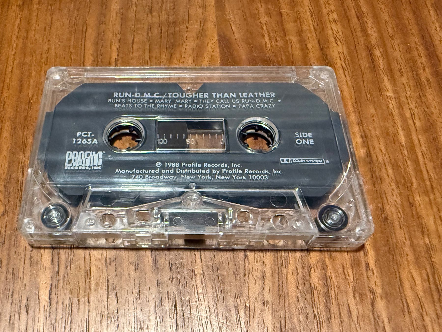 Musicassette: RUN-DMC - "Tougher Than Leather" Cassette MC – Usato da Delémont venduto da cpop 1