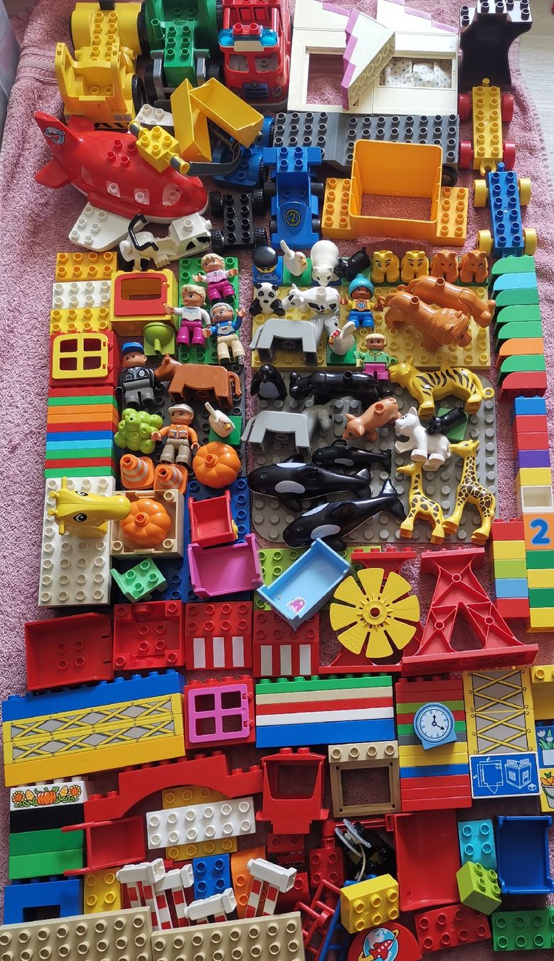 Lego Giocattoli: Lego Duplo xxl Set mit Figuren usw. – Usato da Effretikon venduto da Superkarin7