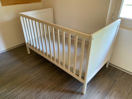 Kinderbett / Babybett IKEA Sundvik mit Matratze 70x140 cm