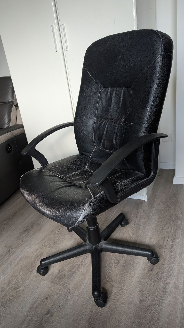 Ikea Sedie: Bürostuhl Gratis – Usato da Gipf-Oberfrick venduto da BenjaminUl 1