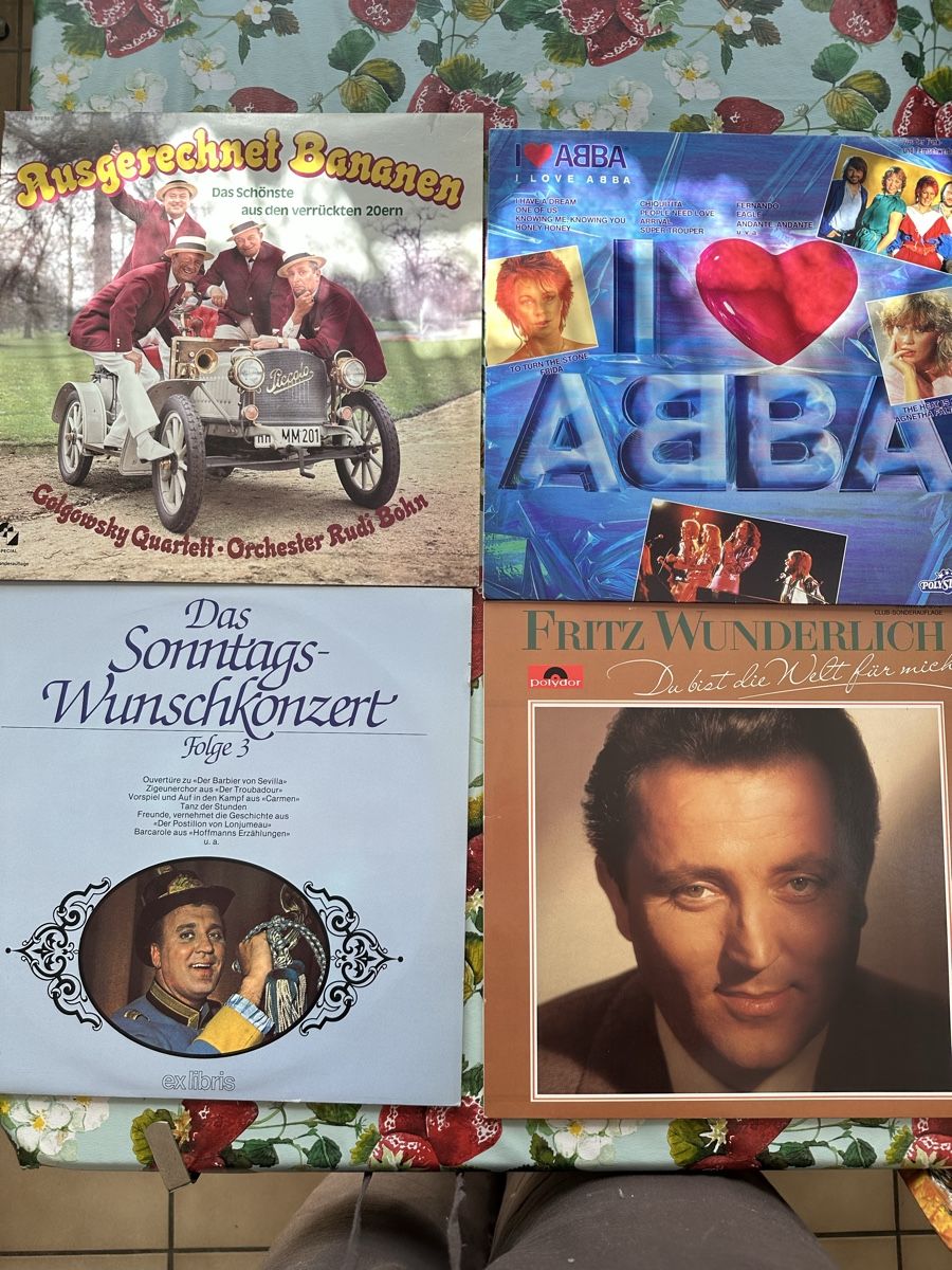 Dischi in vinile: Schallplatten Sammlung mit diversen Genres – Usato da Bettingen venduto da Seenz