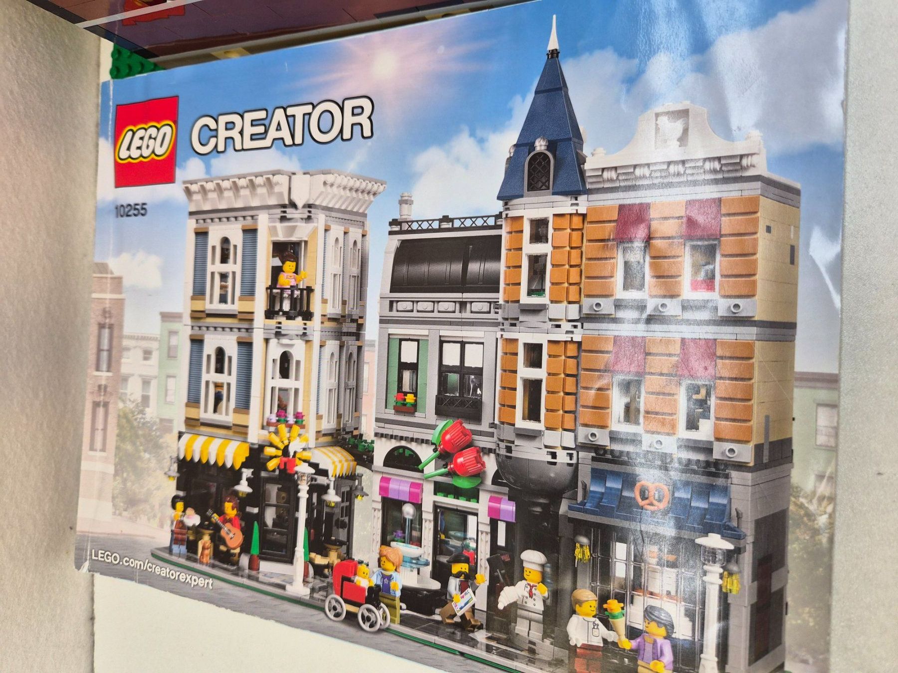 Lego Spielzeuge: Lego Creator Expert,Modular Buildings, Assembly Square,10255 – Gebraucht aus Wauwil von SoLeWa 4