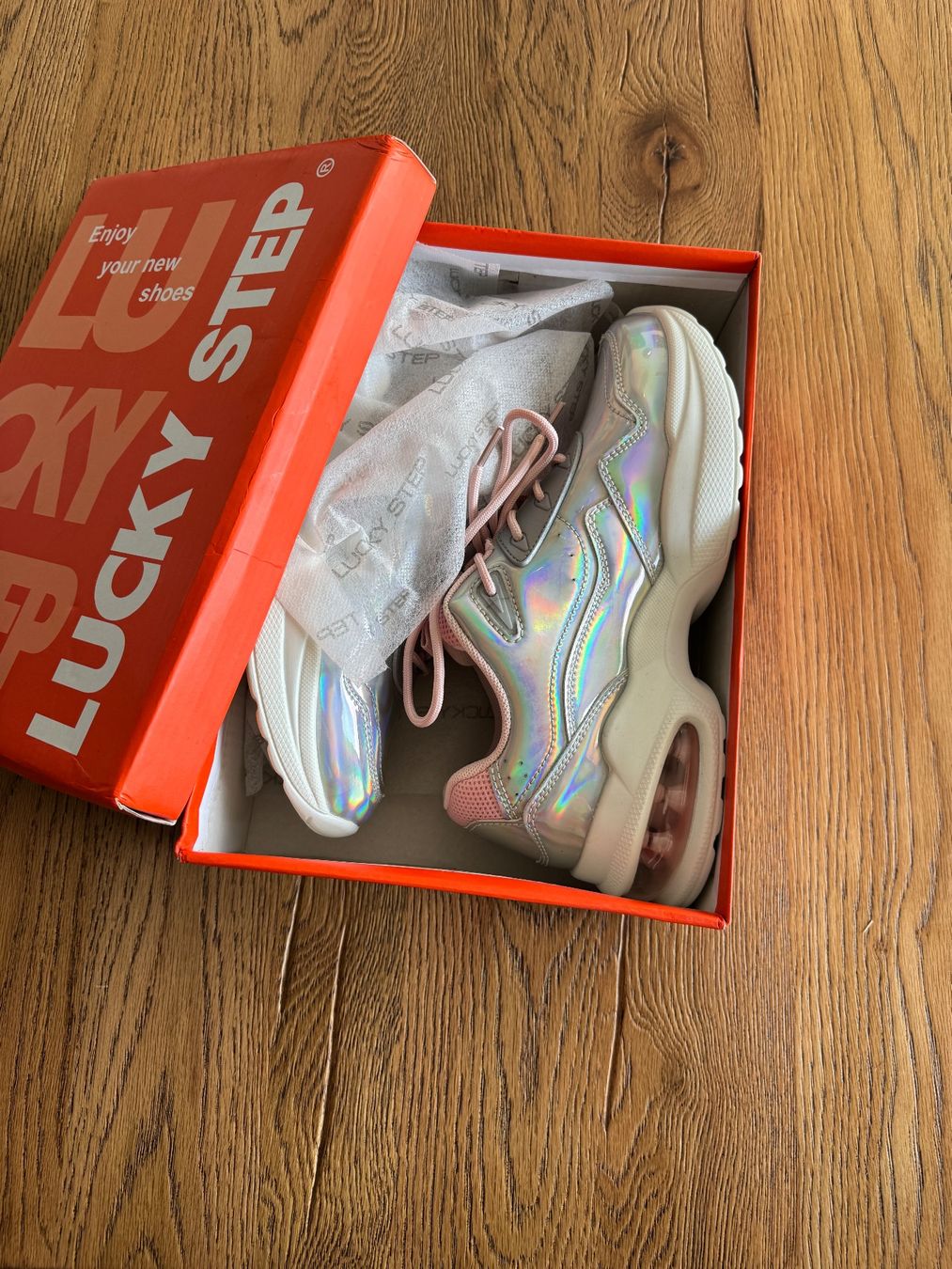 Scarpe da donna: Chaussure holographique taille 37 neuve – Nuovo e nell'imballaggio originale da Lausanne venduto da kol_zct9 3