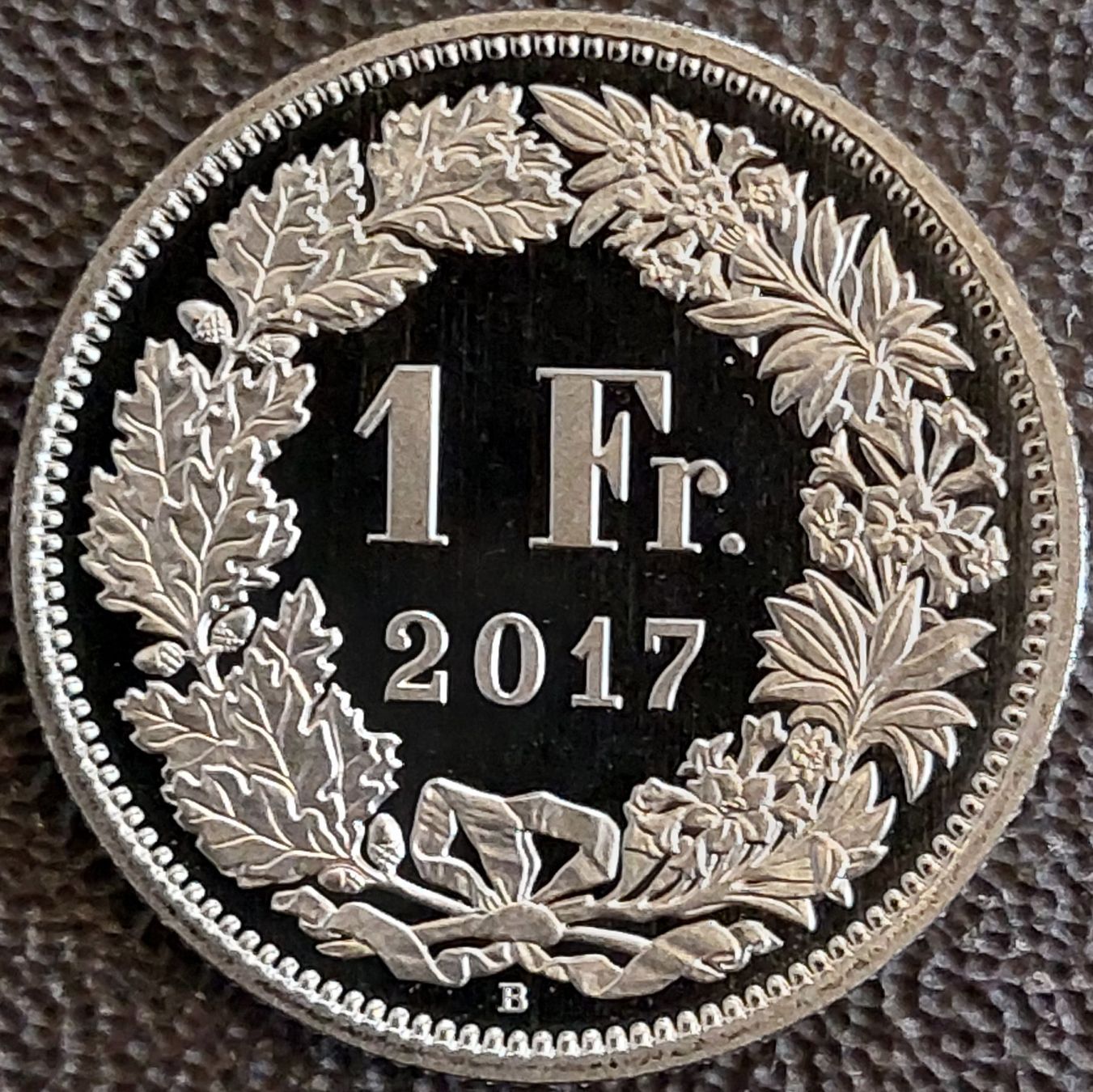 Tutti le monete: 1 Franken 2017 stgl. / aus Münzsatz – Nuovo (secondo la descrizione) da Arch venduto da coinsandmore