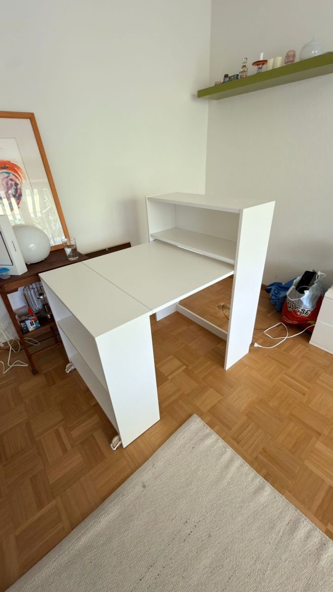 Ikea Scrivanie: Weisser Schreibtisch mit Rollen & Regal – Usato da Münchenstein venduto da s0r4y4 1