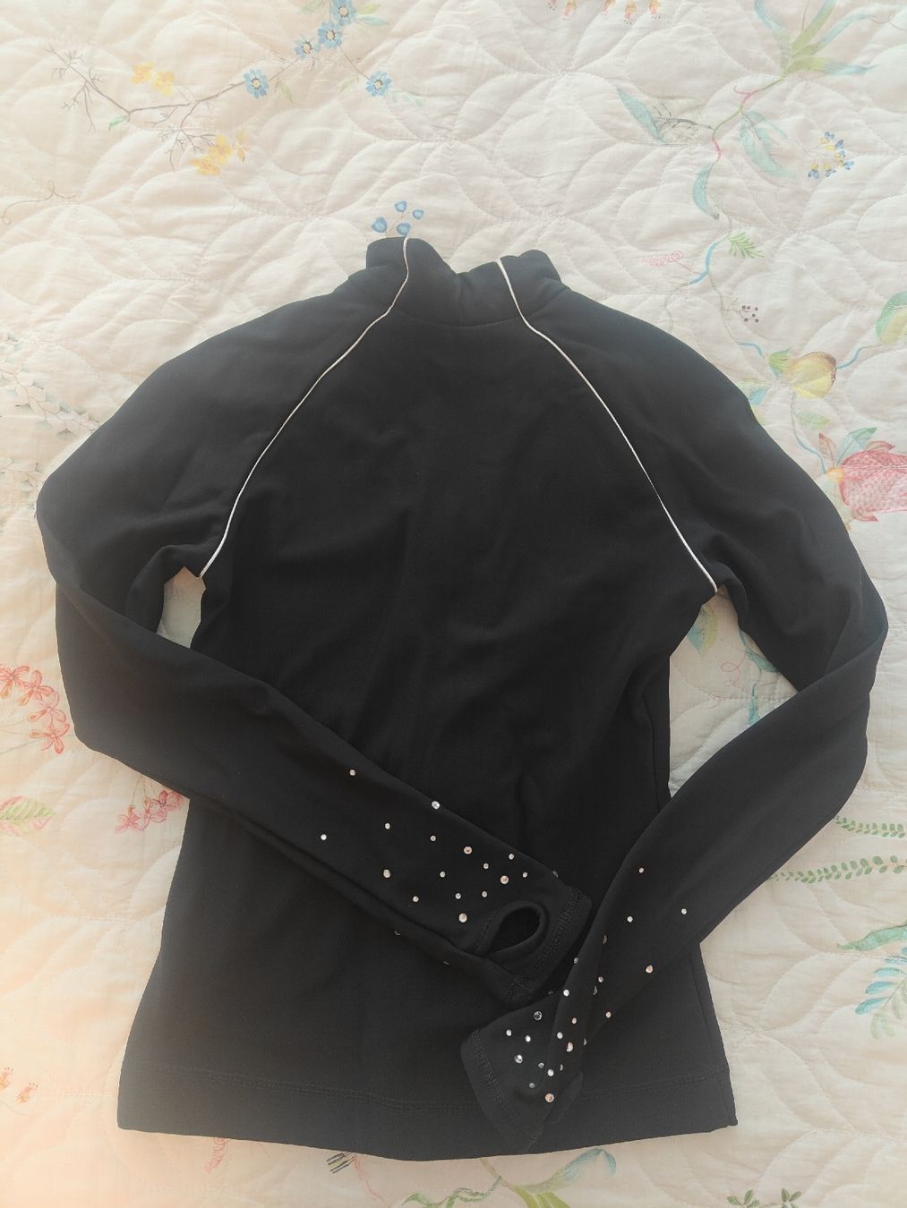 Lotti & Set di vestiti: Eiskunstlauf Training Anzug, gr.134 – Usato da Fällanden venduto da ant_vq57 4