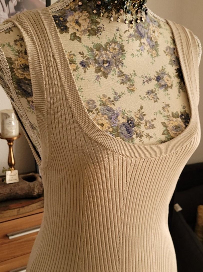 H&M Kleider: Geripptes Kleid H&M Gr.40 neuwertig – Gebraucht aus Oberaach von Svea11 7