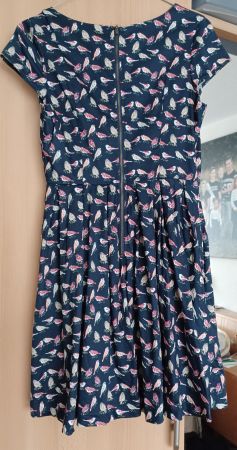 Süsses Sommerkleid von Louche mit Vogelmuster, Grösse S