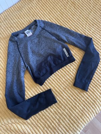 Gymshark Sportshirt Crop Top Grösse XS grau-schwarz