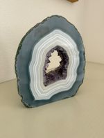 Agate geode amethyst, unique decorative piece.