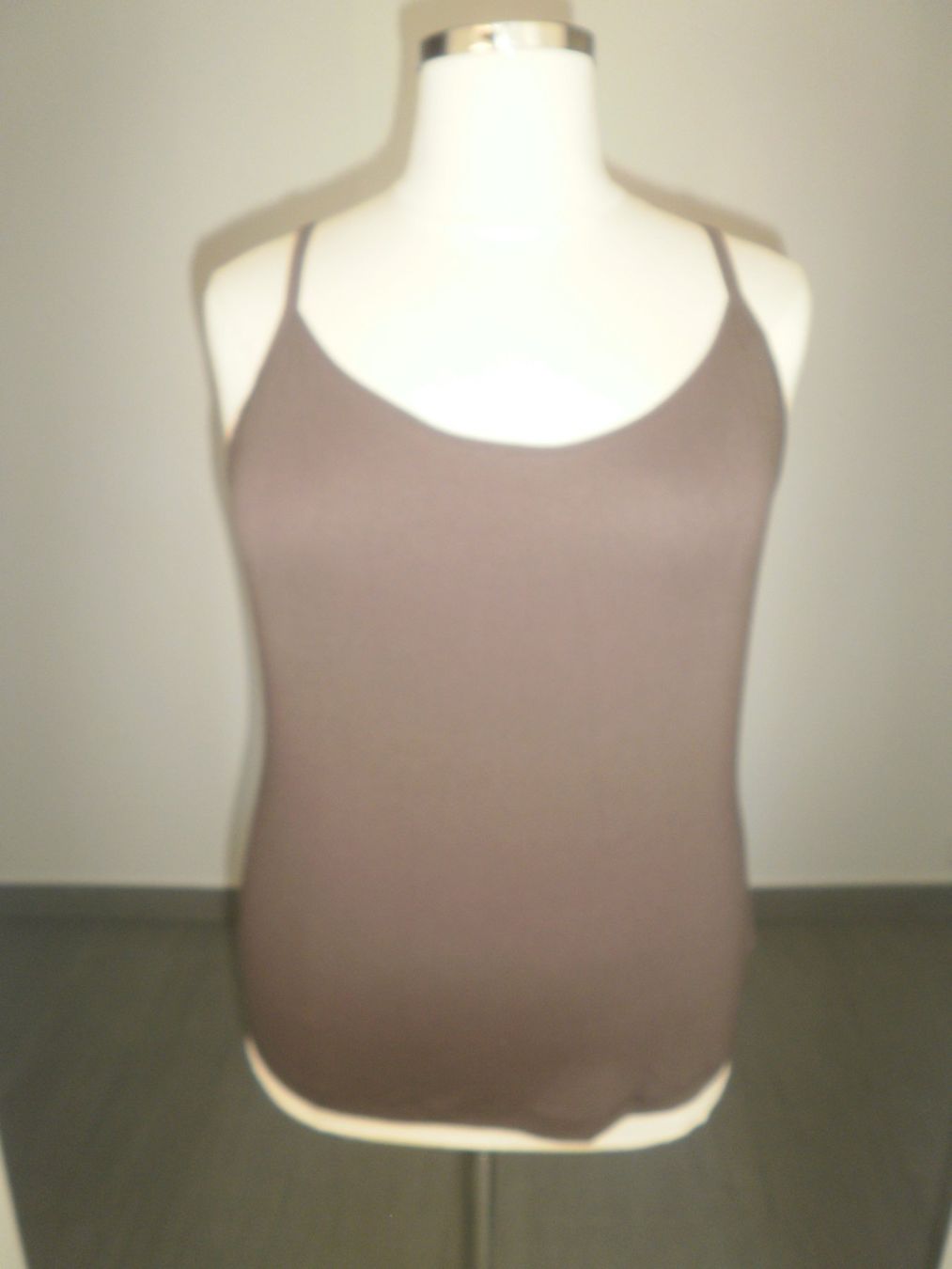 Top: Top brun taille 44 – Usato da Marin-Epagnier venduto da Madja