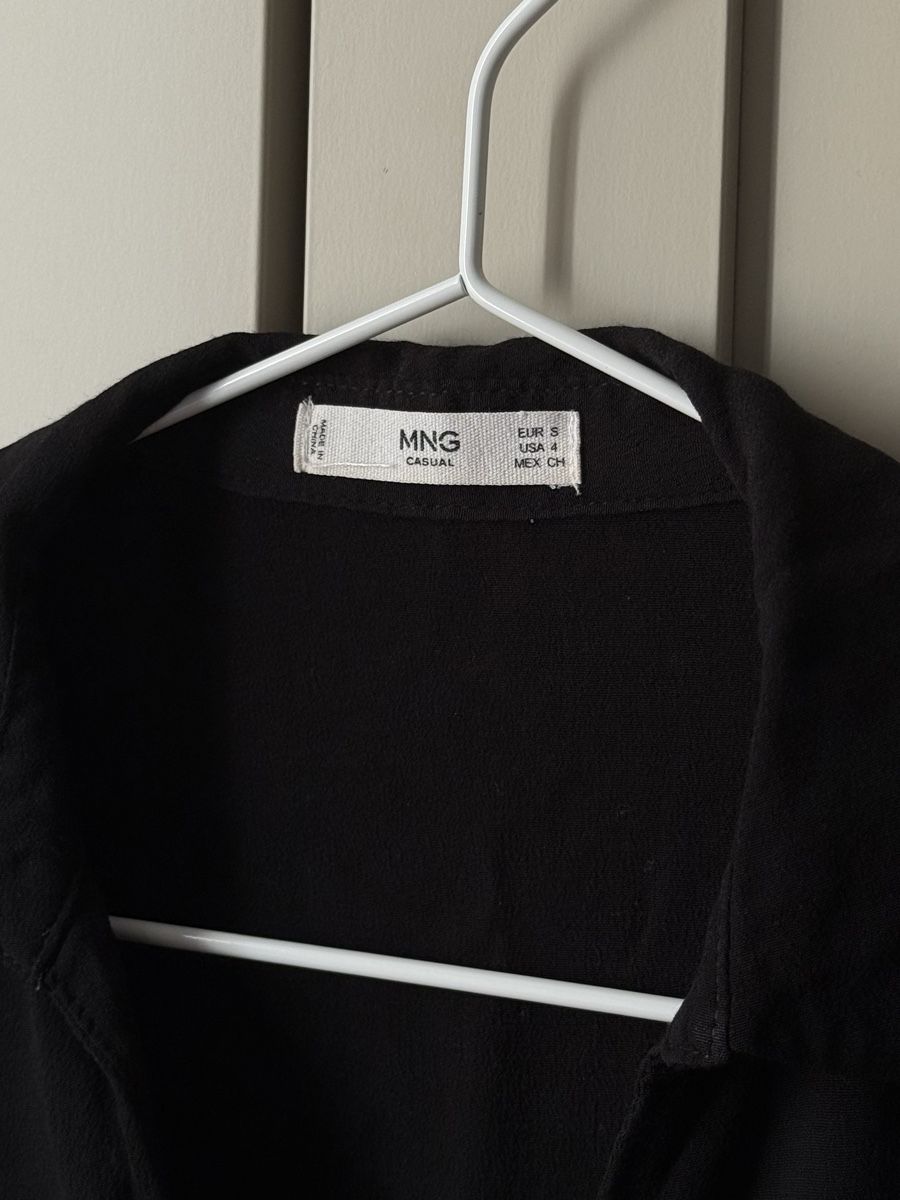 Mango Blusen: Mango Klassische Bluse Schwarz Grösse S 100% Viskose – Gebraucht aus Langnau am Albis von Nataliehershlag 2