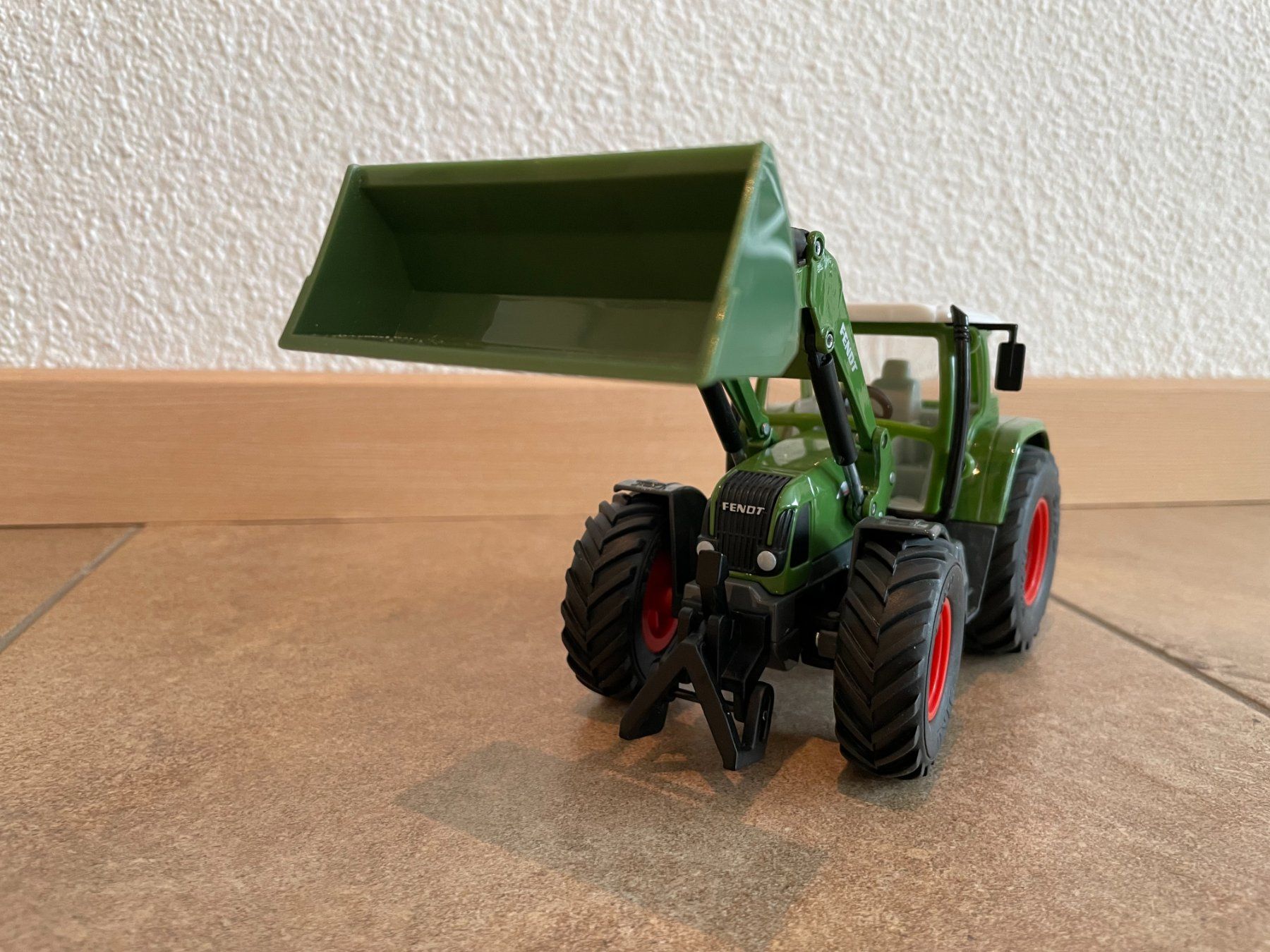 Fendt Trattori: SIKU Fendt Vario 714 – Nuovo e nell'imballaggio originale da Kreuzlingen venduto da Stefan1150 1