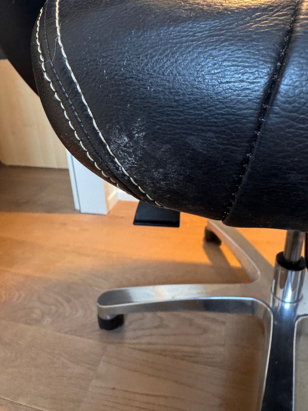 Chaises: Stabiler Bürostuhl schwarz – D'occasion à Arbon par drs64 3